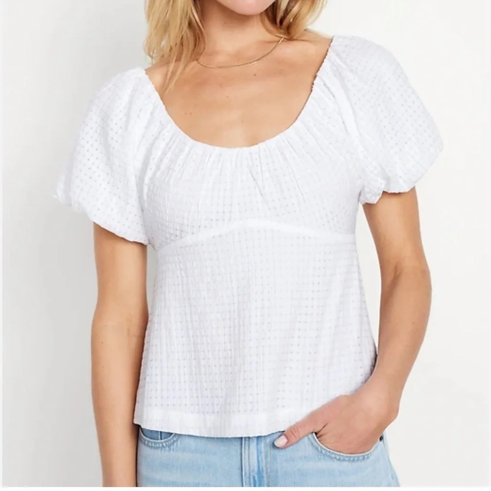 Women’s White Seersucker puff short sleeve top blouse